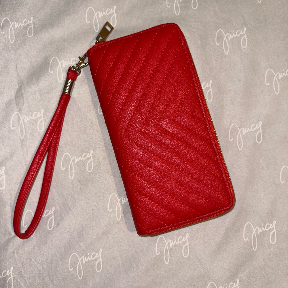 Red clutch